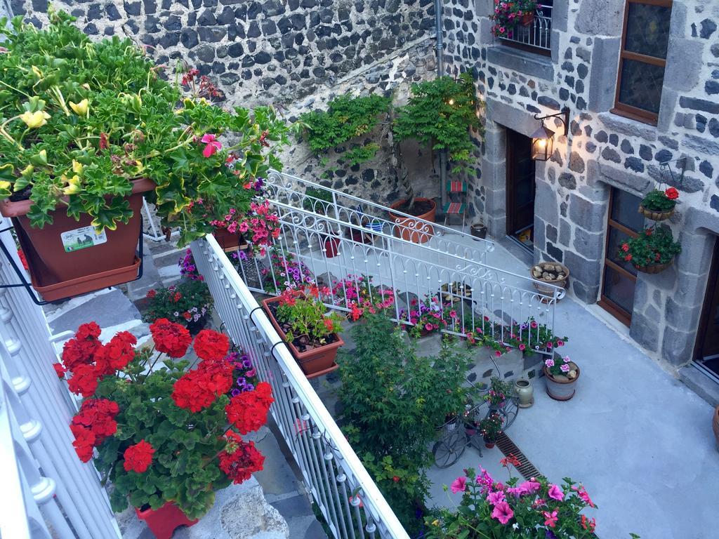 L'Escale De Camille Hotel Мюра Екстериор снимка