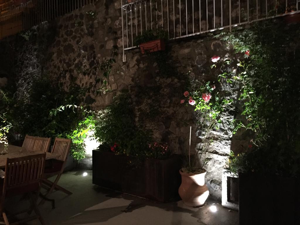 L'Escale De Camille Hotel Мюра Екстериор снимка